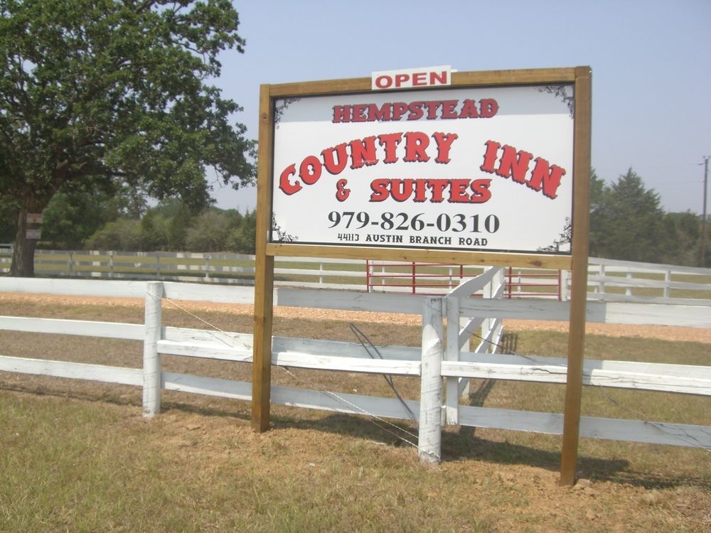 Hempstead Country Inn & Suites Экстерьер фото