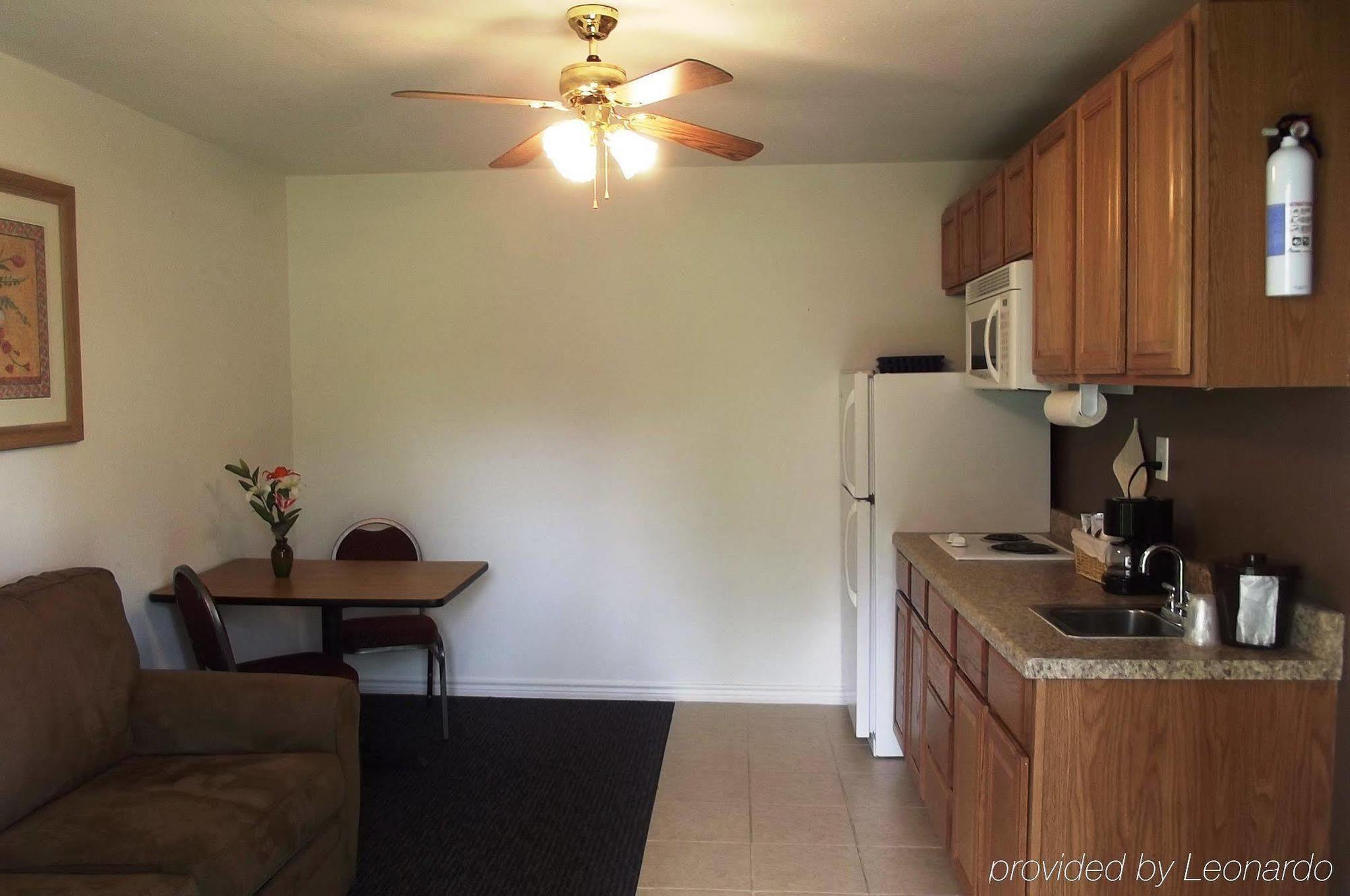 Hempstead Country Inn & Suites Экстерьер фото